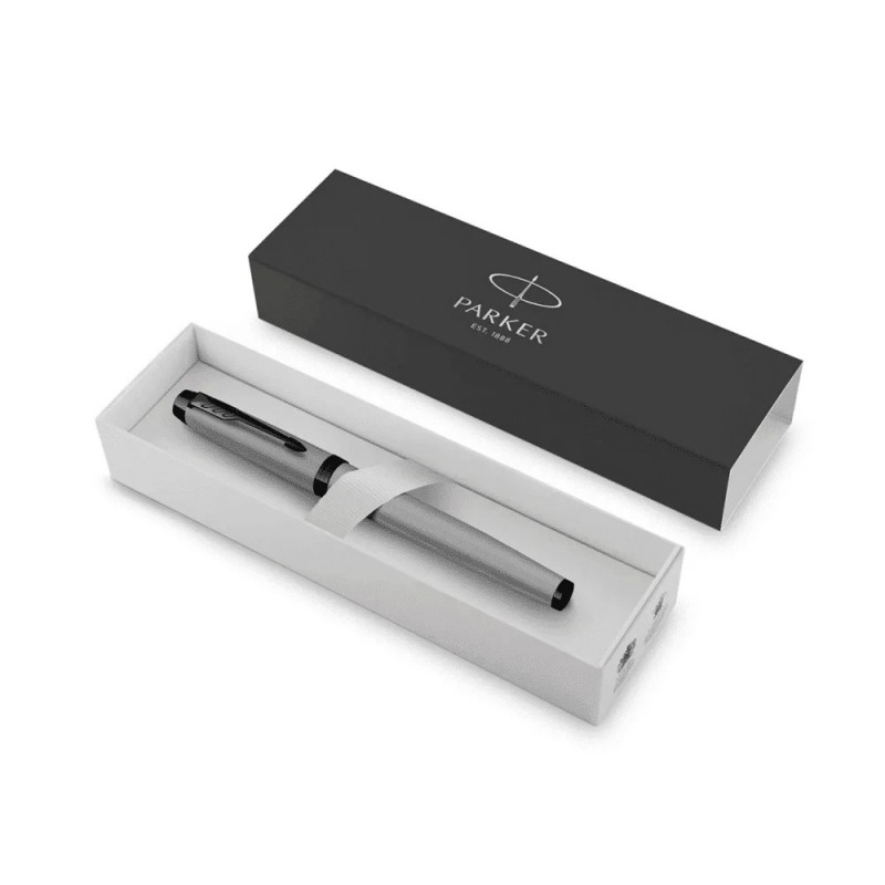 parker-im-penna-stilografica--grigio-opaco-con-finiture-nere--punta-media-con-cartuccia-di-inchios