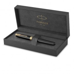 parker-sonnet-penna-roller-laccatura-di-colore-nero-con-finiture-in-oro-pennino-sottile-confezion